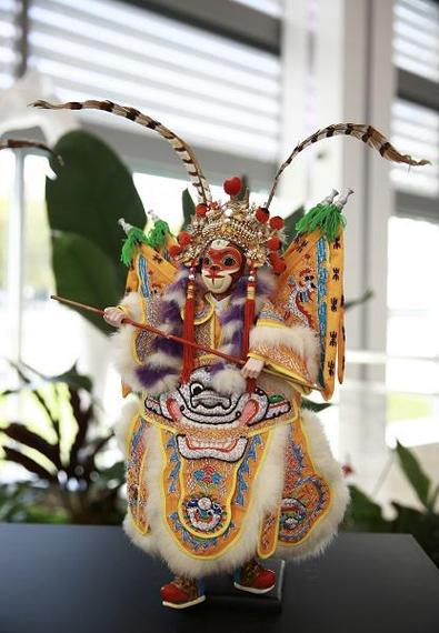 偶嘉年华活动上,浦东文化艺术指导中心通过丰富多彩的中外木偶剧演出